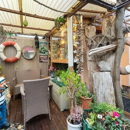 Сasa de vacaciones Inhabitable Museum In With Garden