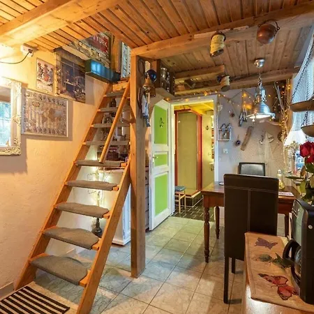 Inhabitable Museum In With Garden بيت للعطل